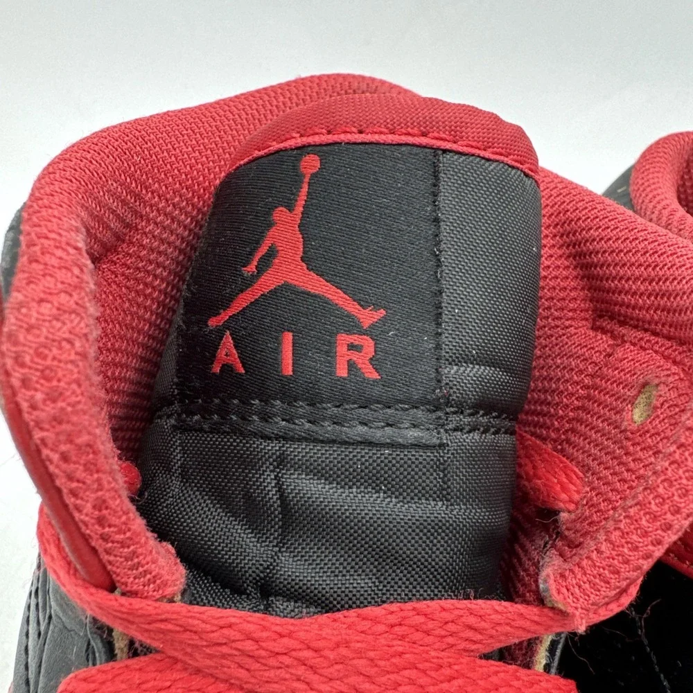 Nike Air Jordan 1 Mid Alternate Bred Sneakers Mens 9 DQ8426-060‎